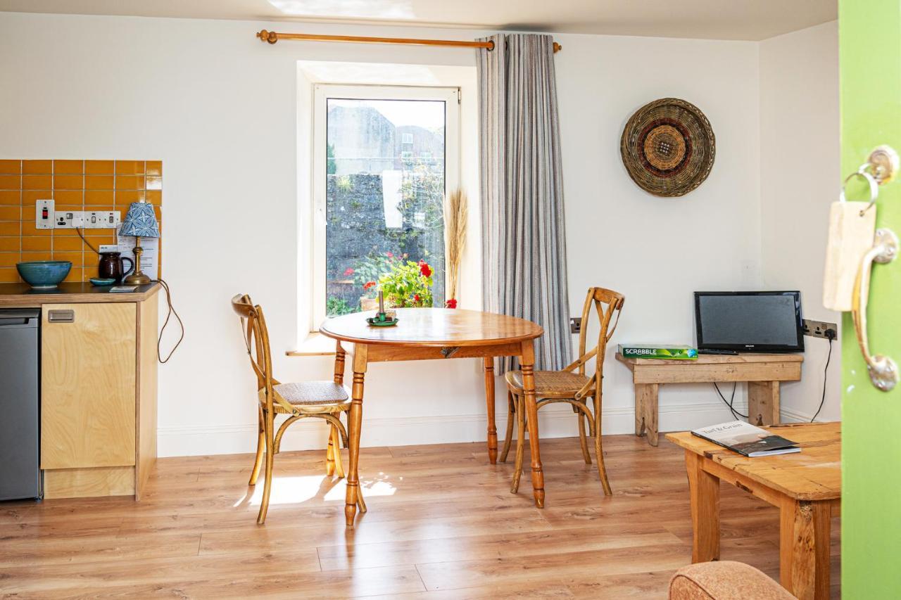 Ferienwohnung The Roost Westport Exterior foto